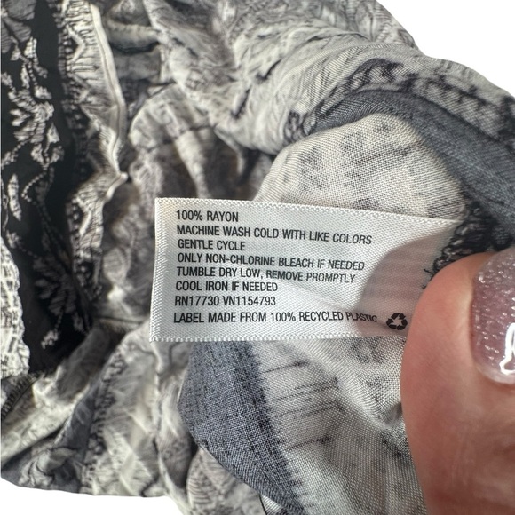 Knox Rose Skirt Women's Size Medium Black White A-Line Handkerchief Hem F176 - Picture 2 of 8